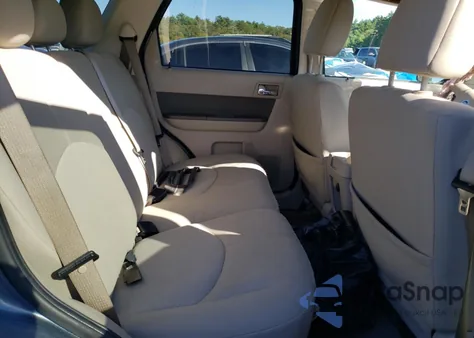 2010 Mercury Mariner из США, поврежденный, VIN 4M2CN9BG7AKJ04241